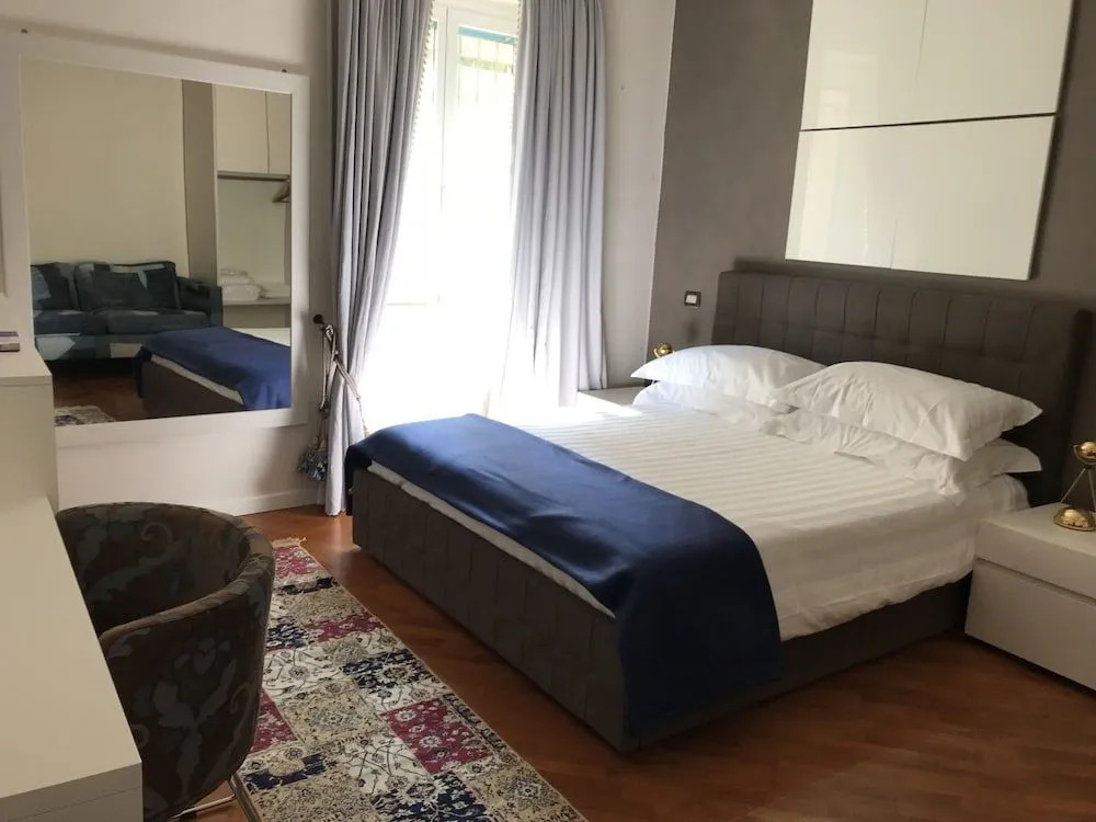 Flora Inn, Scottis House - Due passi in centro