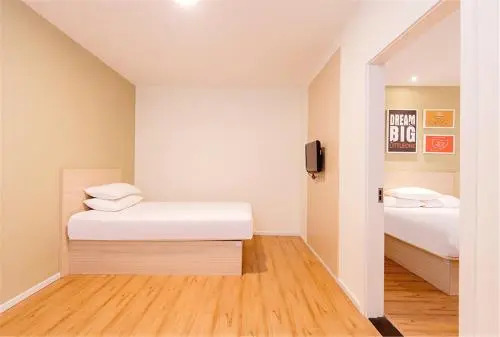 Hanting Hotel Dunhua Railway Station