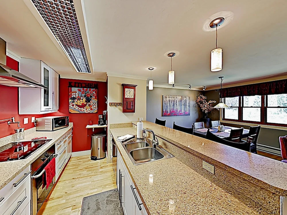 New Listing! Newly Updated Ski W/ Hot Tub 2 Bedroom Condo