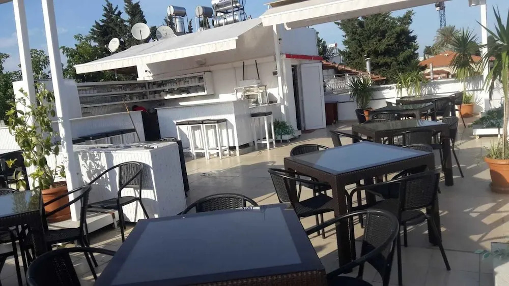 Paradise Hotel