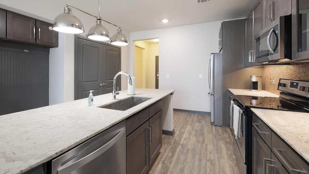 Landing Apartments Fort Worth near Cultural District