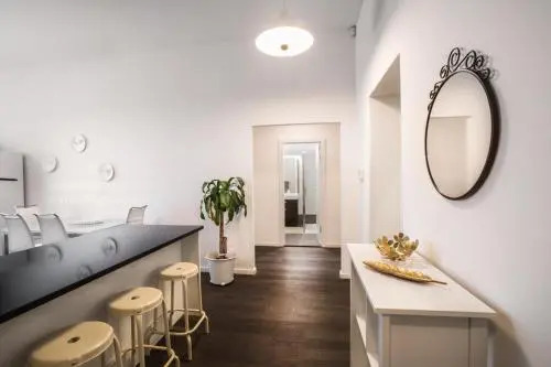 Luxury Modern Designed Oldtown Apartment