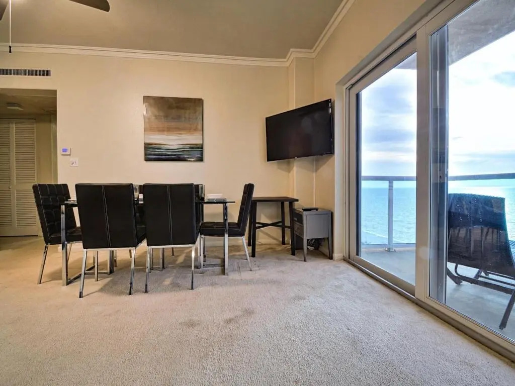 Regatta Beach Club C1009 2373
