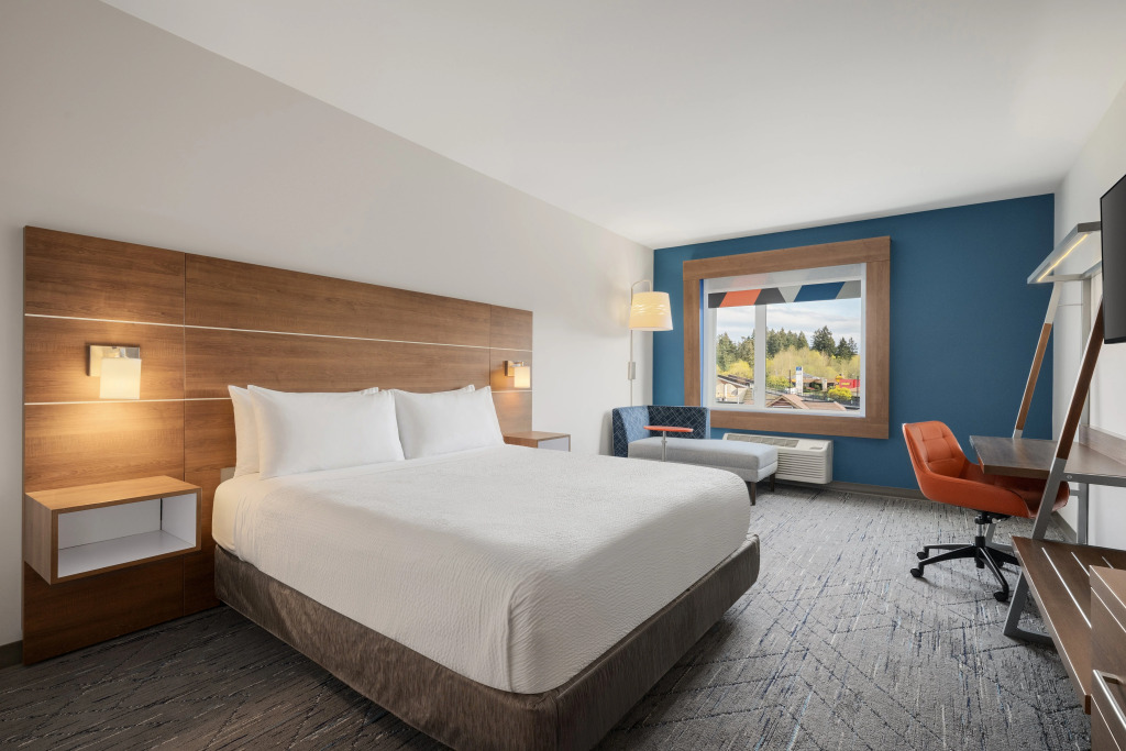 Holiday Inn Express & Suites Victoria-Colwood by IHG