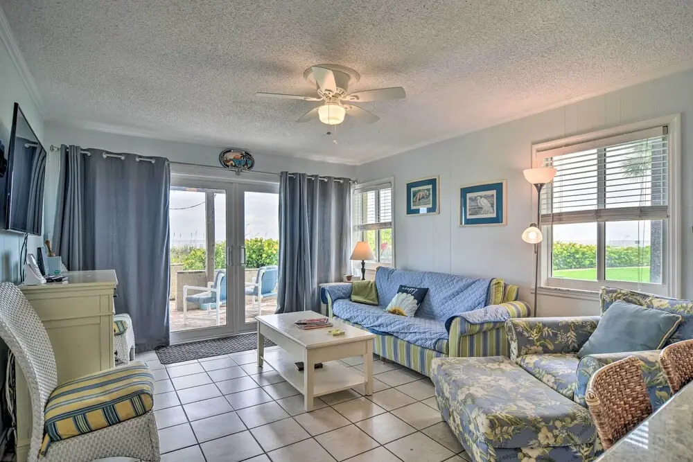 Breezy & Beachy Belleair Condo: 12 Steps to Shore!