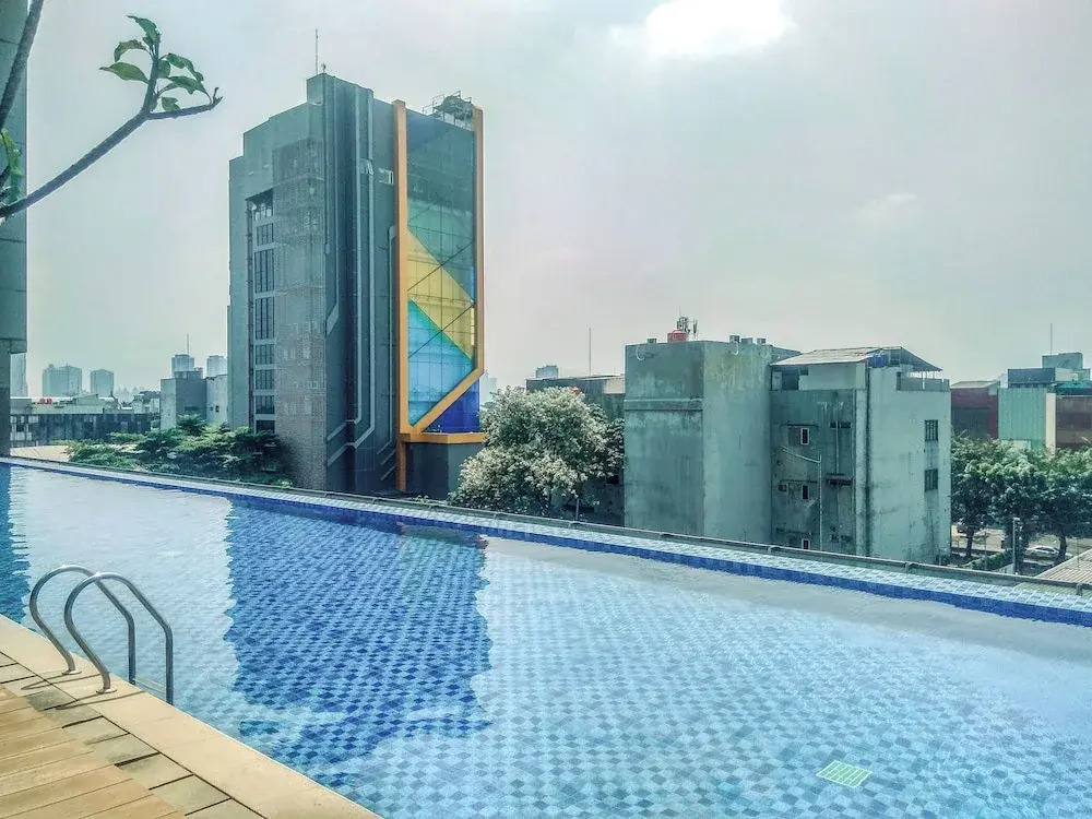 Spacious And Homey 2Br Apartment With Private Lift At The Kencana Residence