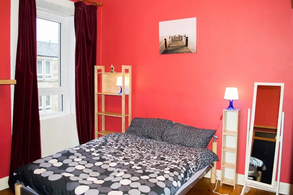 Spacious 2 Bedroom Home Near Haymarket