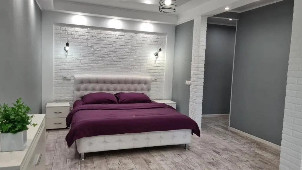 Apartaments on Metalurhiv 34