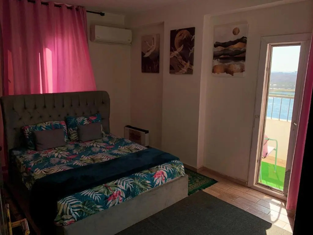 Nile Pyramidal View Apartment