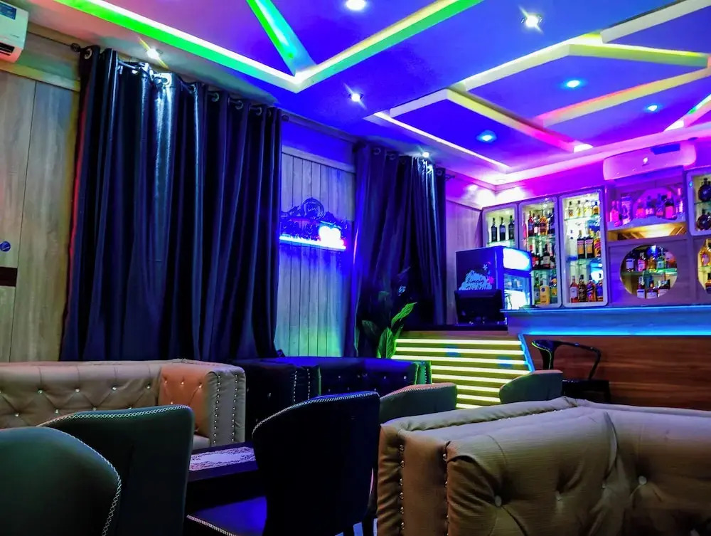 Del Migos Hotel & Suites