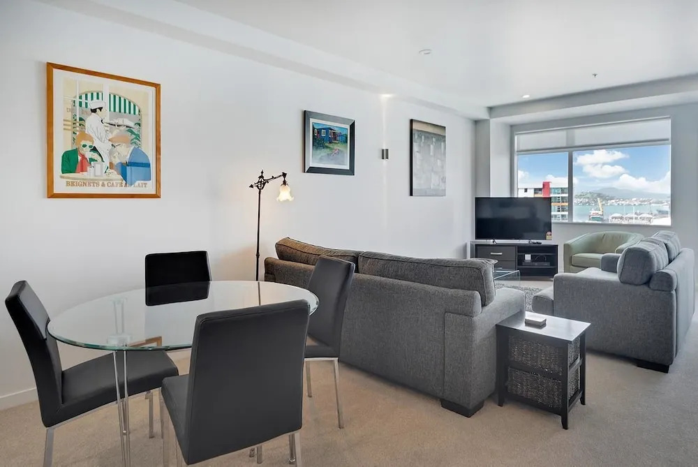 QV Quiet & sunny 2 Bedroom Apartment - 625