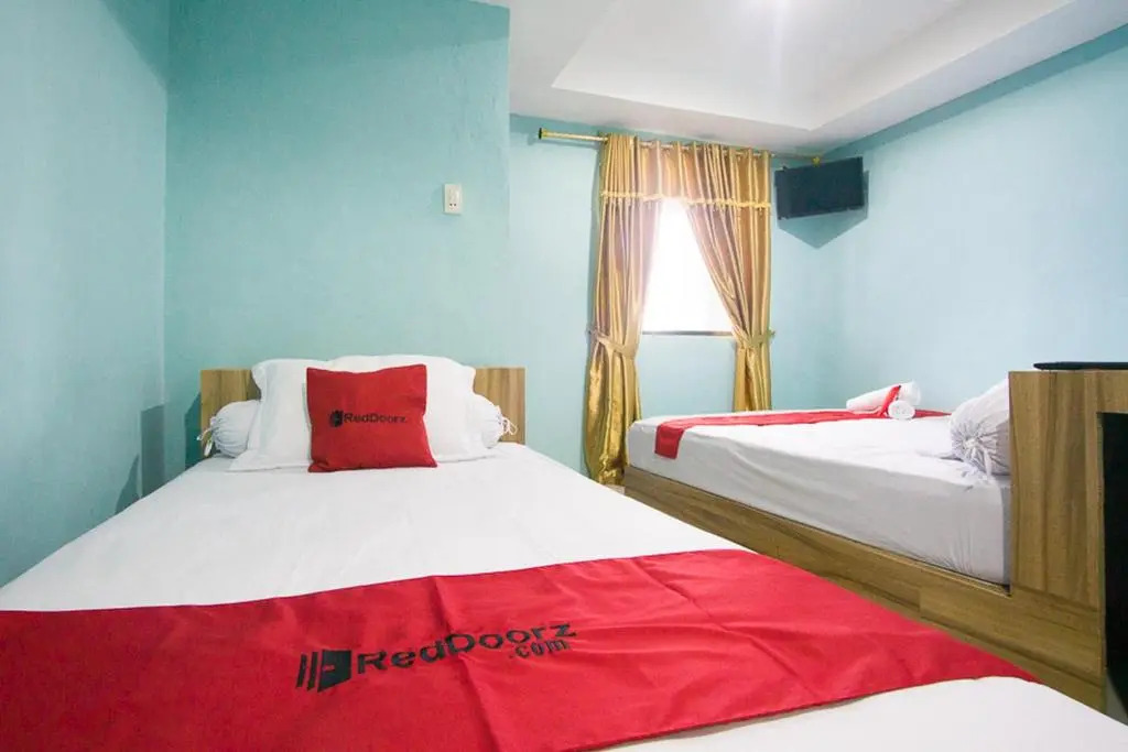 RedDoorz near Mikie Holiday Funland Berastagi