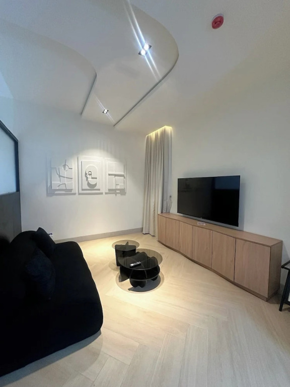 Lia's Court Apartment