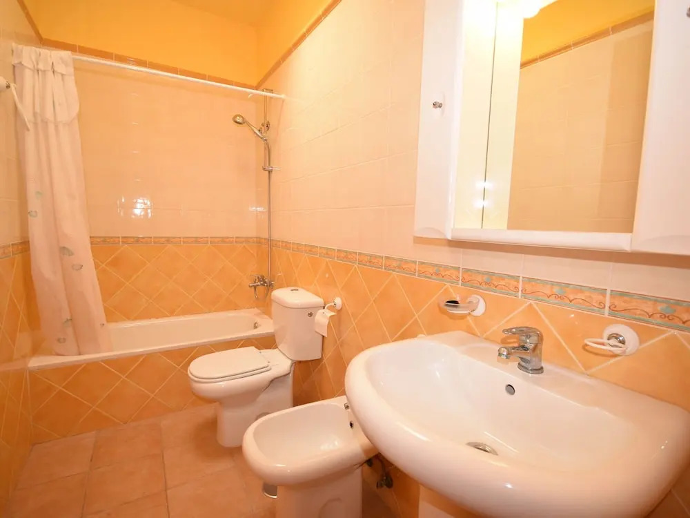 Spacious villa with good location in the north, just 15 min from the beach