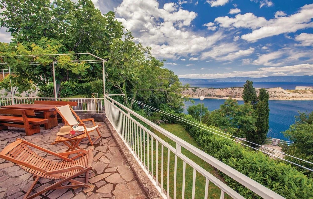 3 Bedroom Pet Friendly Home In Omisalj
