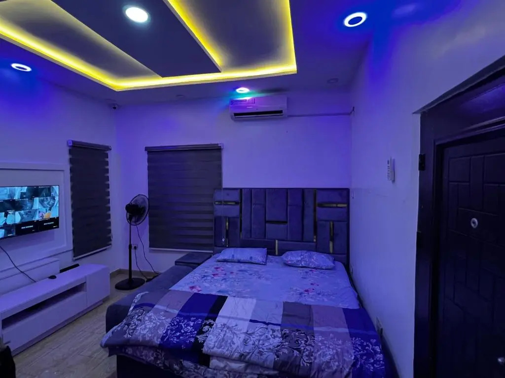 New Luxury 3 bedroom Duplex with private gym and close to Ikeja Airport
