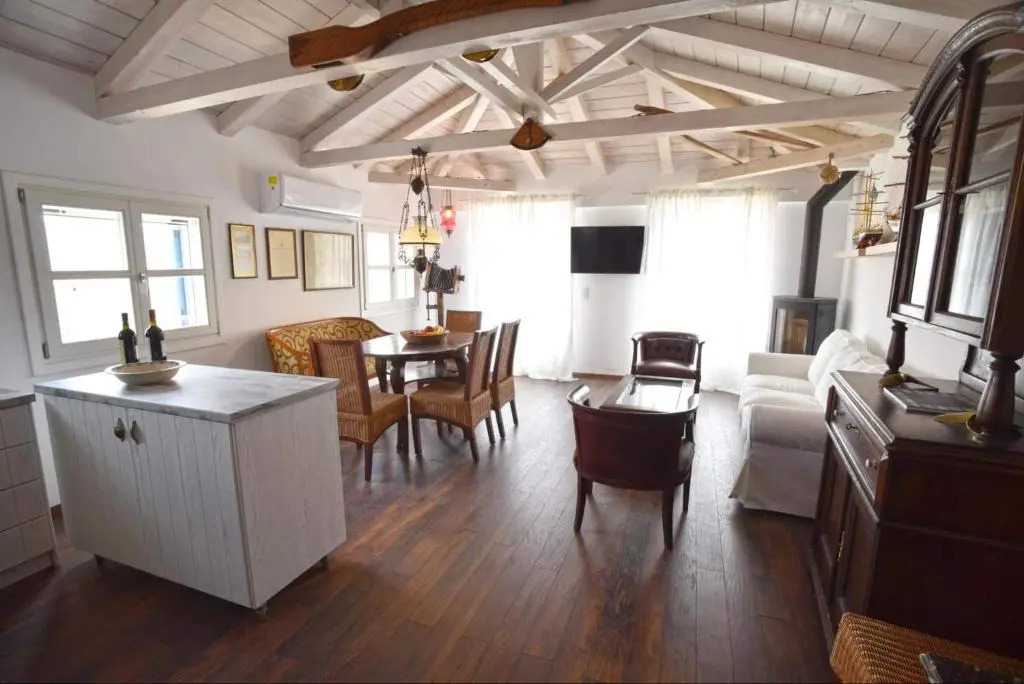 Zoe apartment