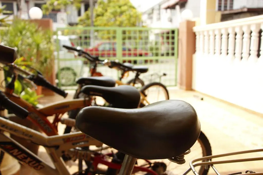Three Little Birds Home - Hostel