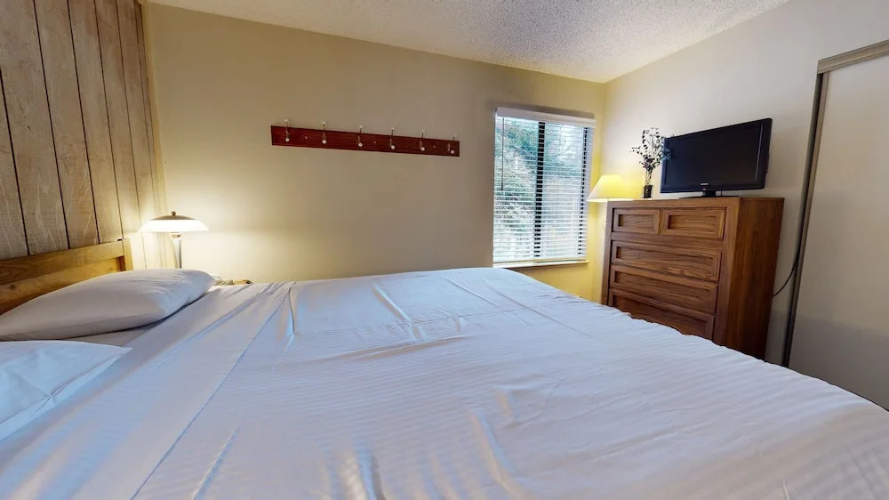 Summit 297 2 Bedrooms 2 Bathrooms Condo