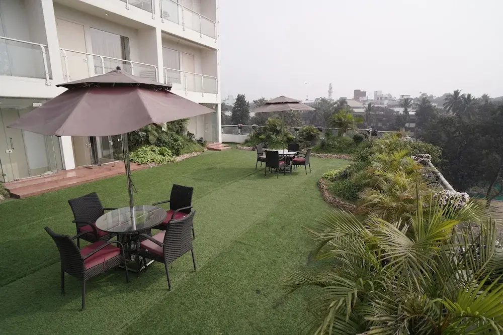 The Alcor Hotel