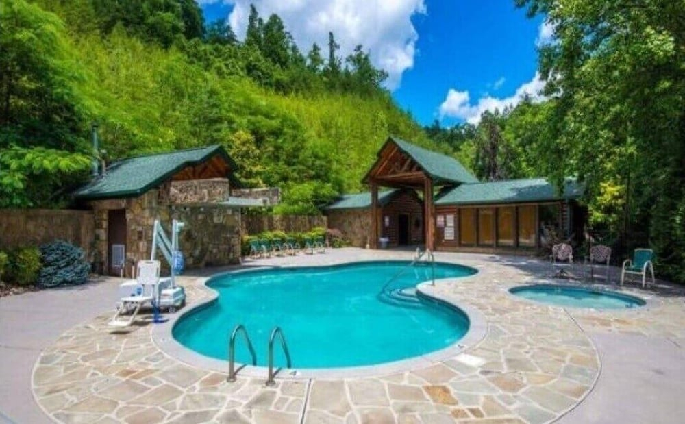 Majestic Vista 3 Bedroom Cabin