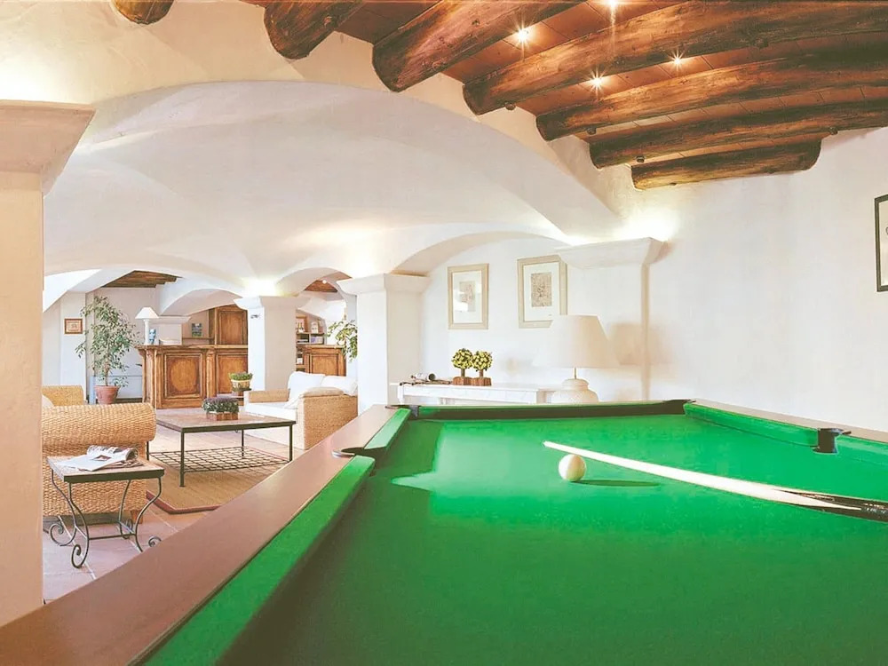 Provencal Apartment in Town Center