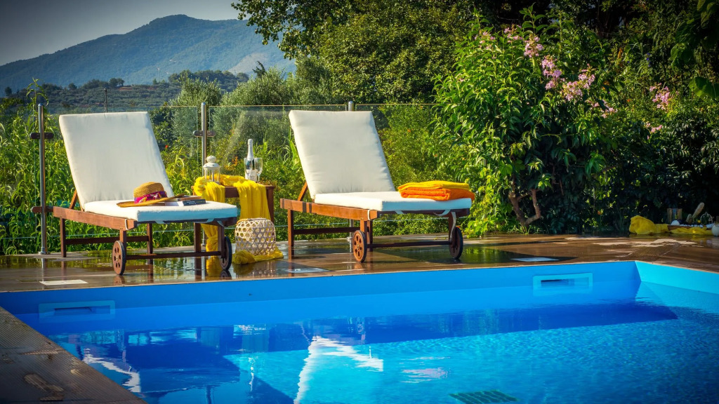Villa Natura prive swimming pool