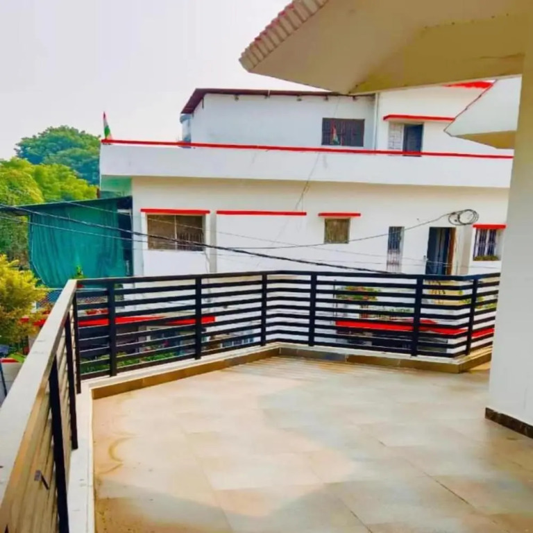 Maujis Villa Hotel & Guest House
