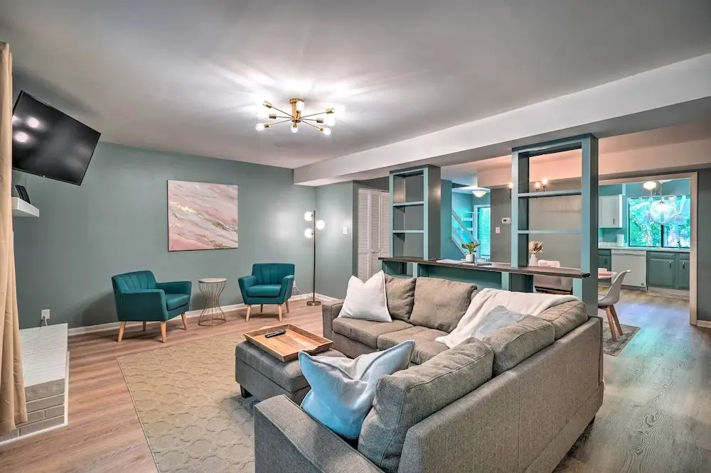 Stylish Durham Townhome < 5 Mi to Downtown!