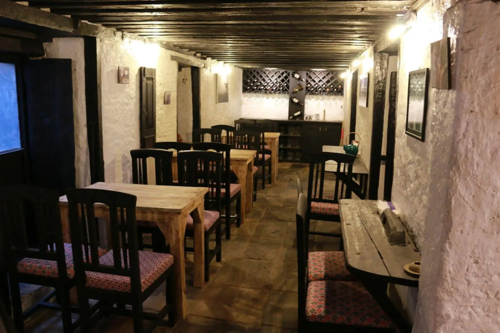 Hira Guest House