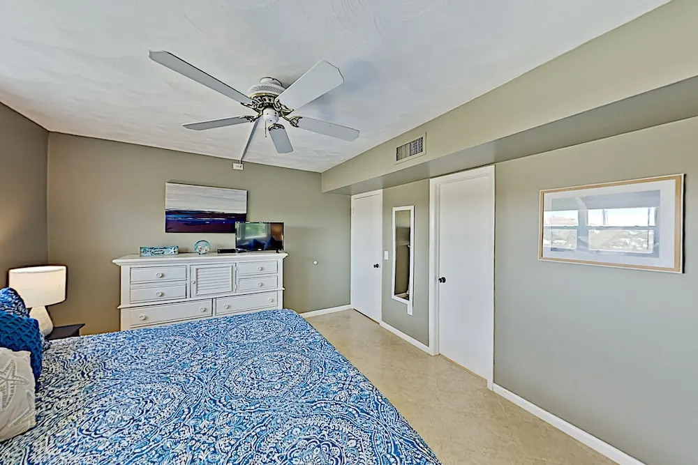 New Listing! Waterfront W/ Pool & Dock 2 Bedroom Condo