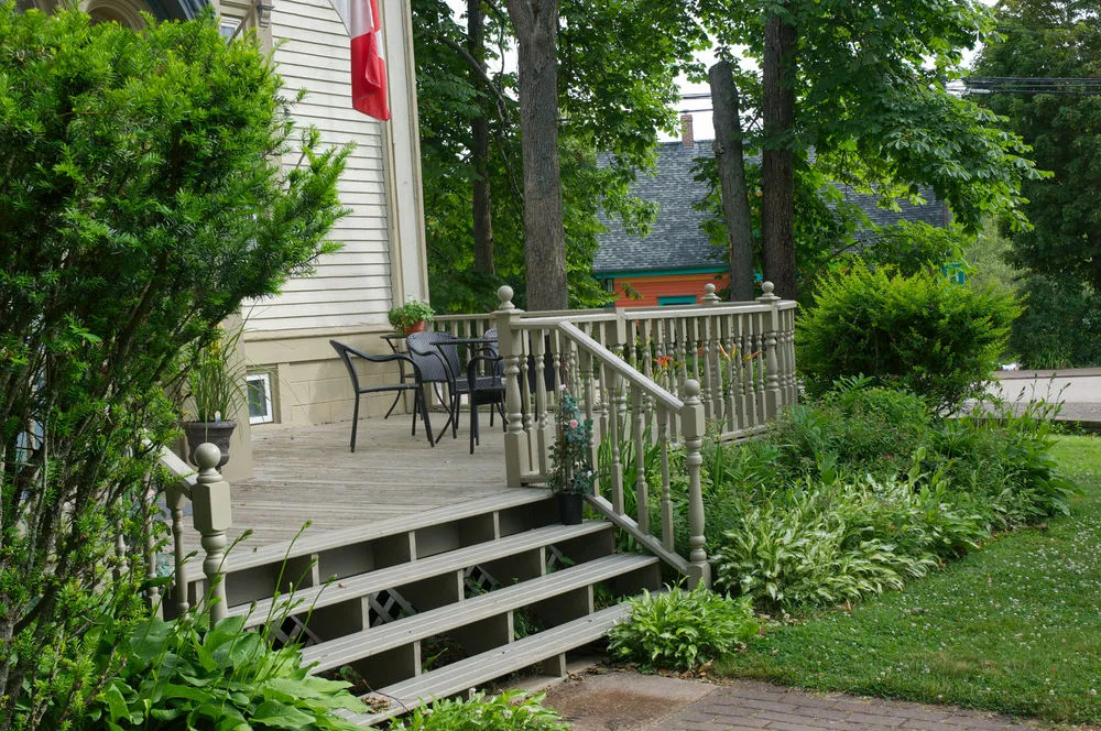 Bluenose Lodge