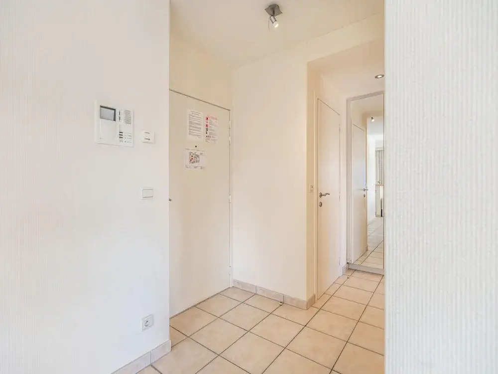 Modern 1st Floor Apartment in Oostduinkerke