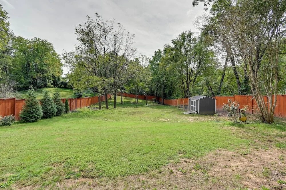 Old Hickory Hideout: Charming Apt w/ Deck!