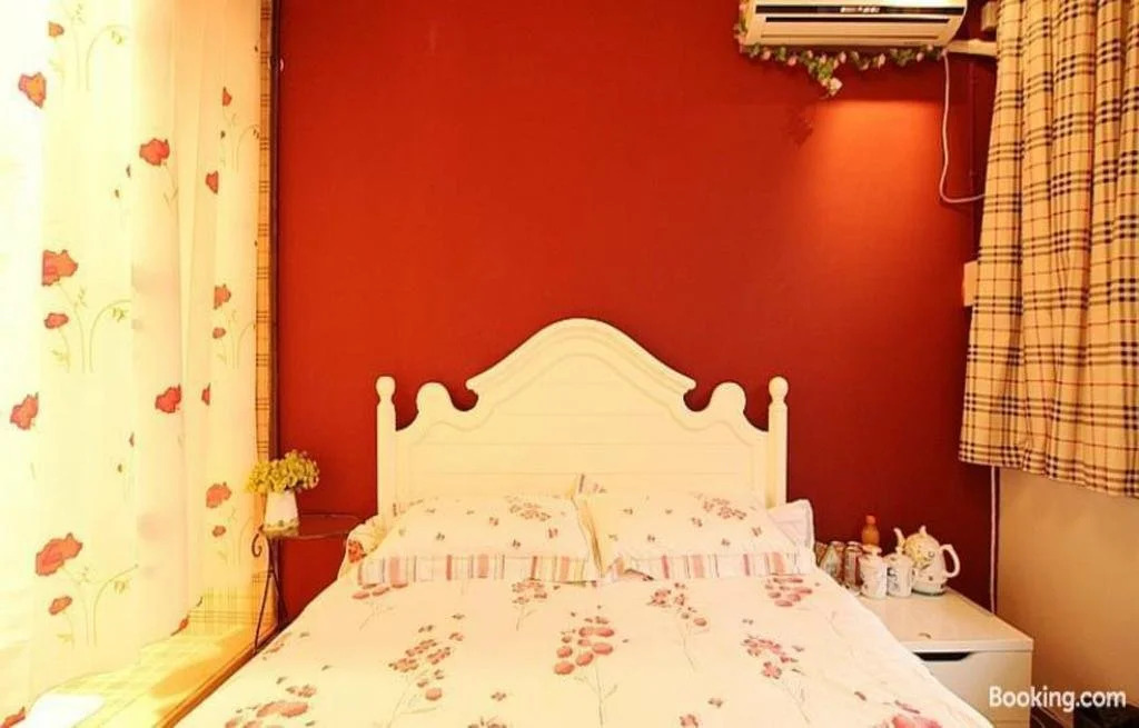 Apricot Courtyard Inn