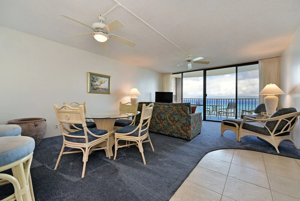 Valley Isle #808 2 Bedroom Condo by RedAwning