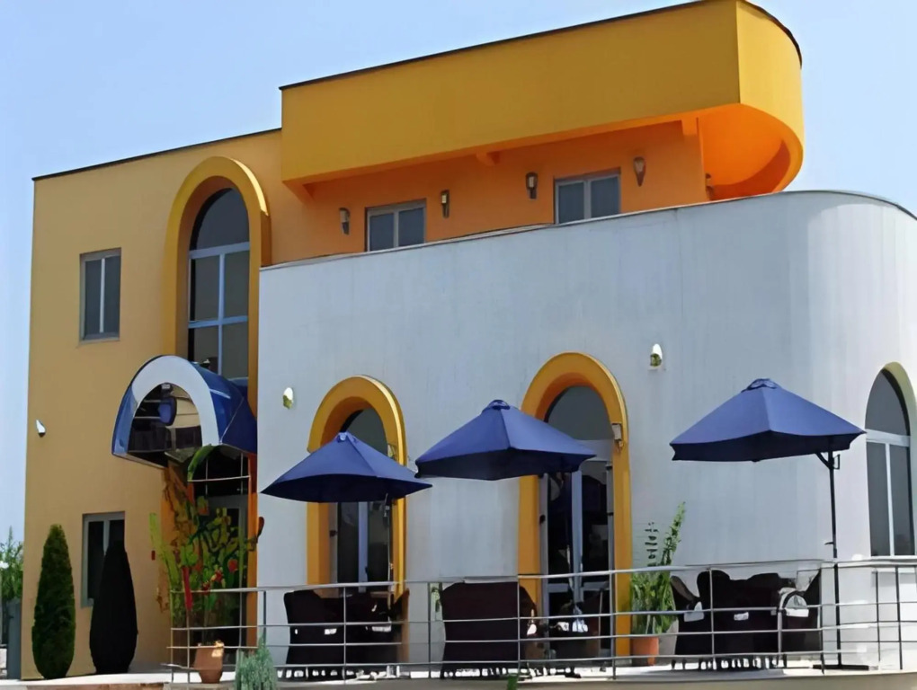 Hotel Hum