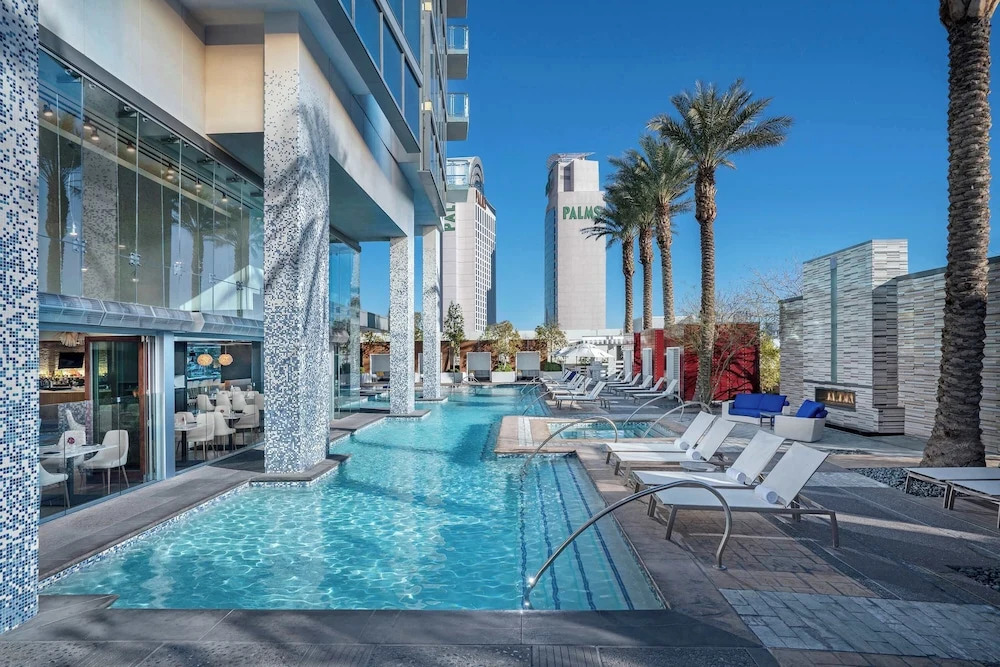 Luxurious Studio Balcony Access 26319
