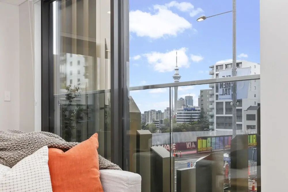 Brand new & vibrant living on K'rd