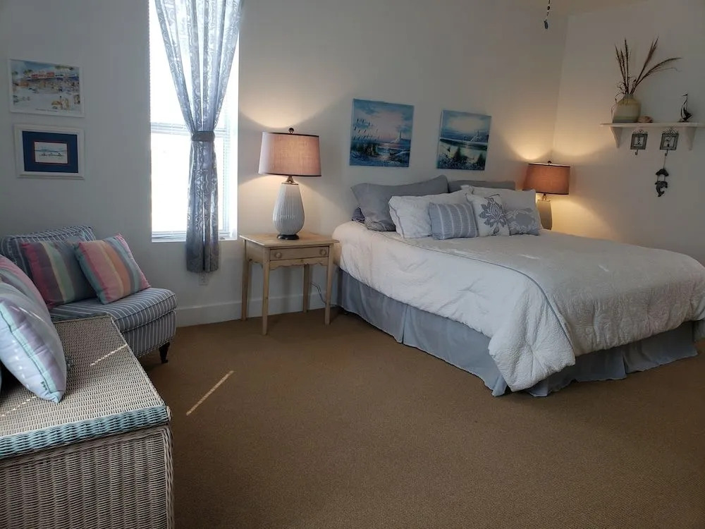 Teal & Tonic 3 Bedrooms 3 Bathrooms Home