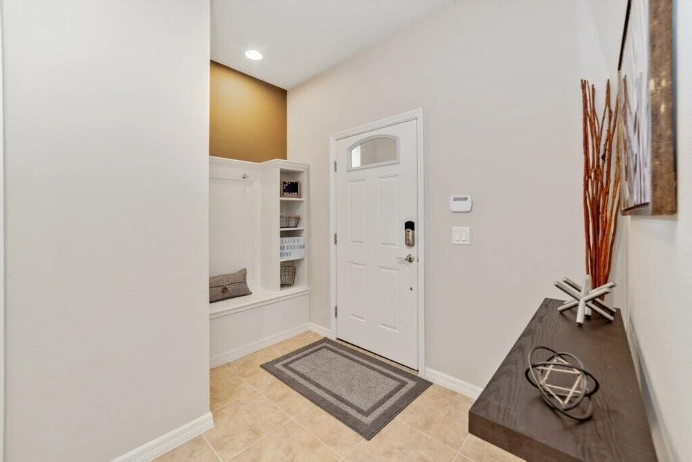 Windsor At Westside Luxury Pool 5 Bedroom Home by Redawning
