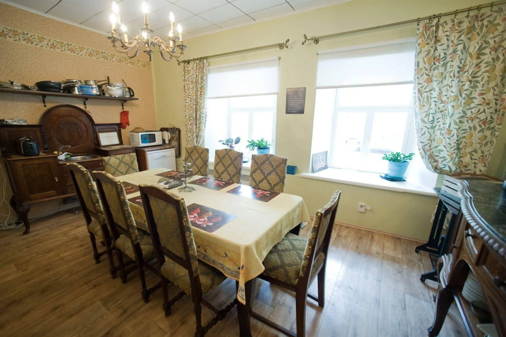 OldHouse Hostel
