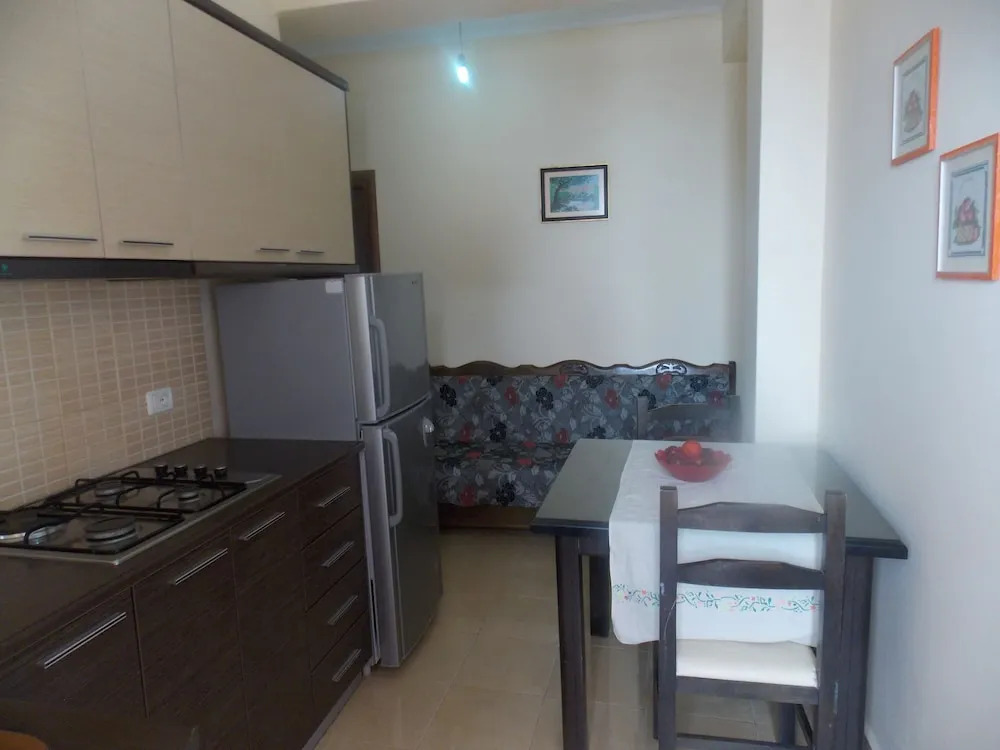 Detjon Beach Apartments