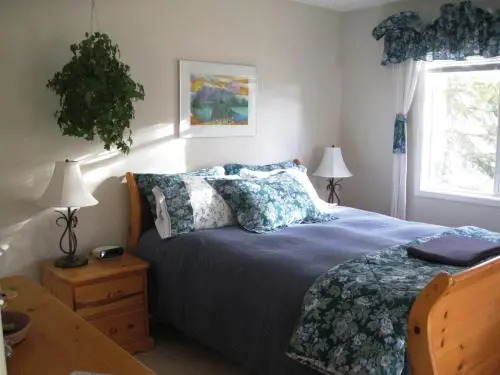 Avens ReNaissance B&B