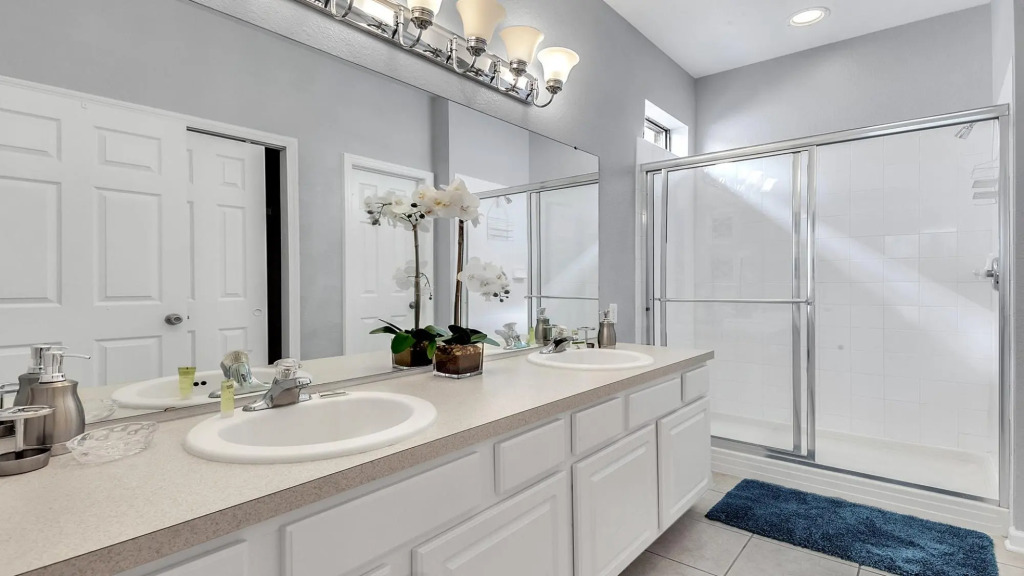 All En-suite Bath 5BR Disney Home w Pool SPA