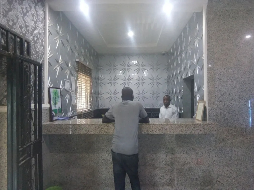 Glamour Park Hotel & Suites