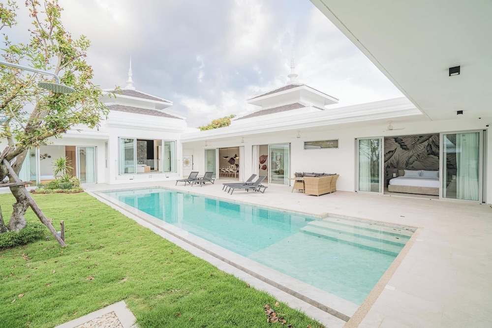 The luxury villa Ivory E3 Rawai Phuket