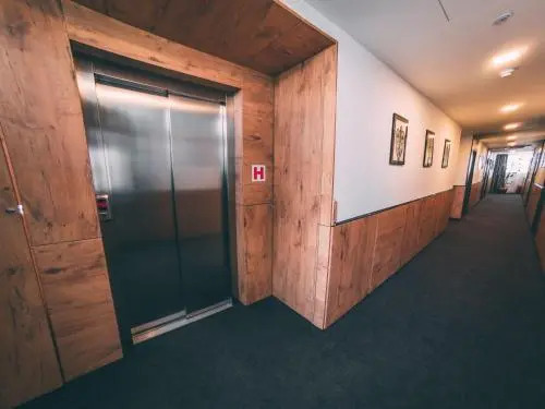Orange Hotel