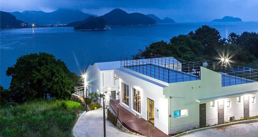 Geoje Star Marine Pool Villa Pension - V