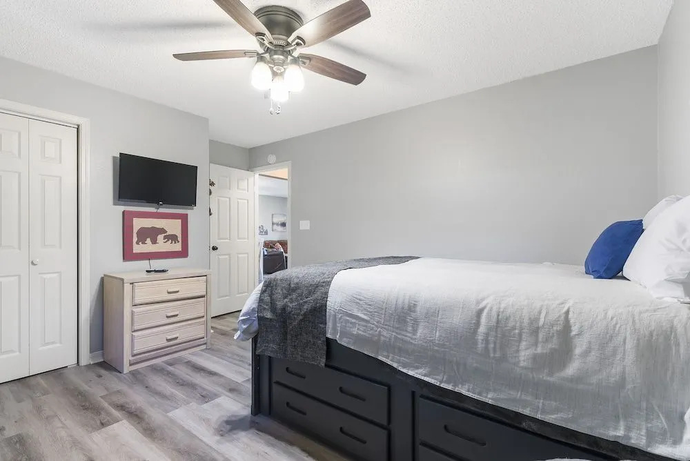 Ozark Escape at the Pointe